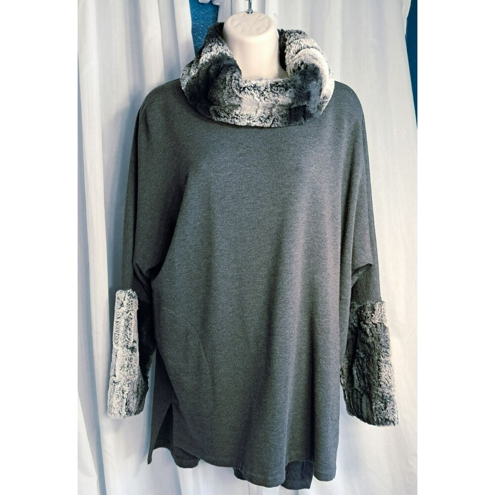 Saks Fifth Avenue Oversized Sweater Gray Size XS, Faux Fur Collar & Cuffs